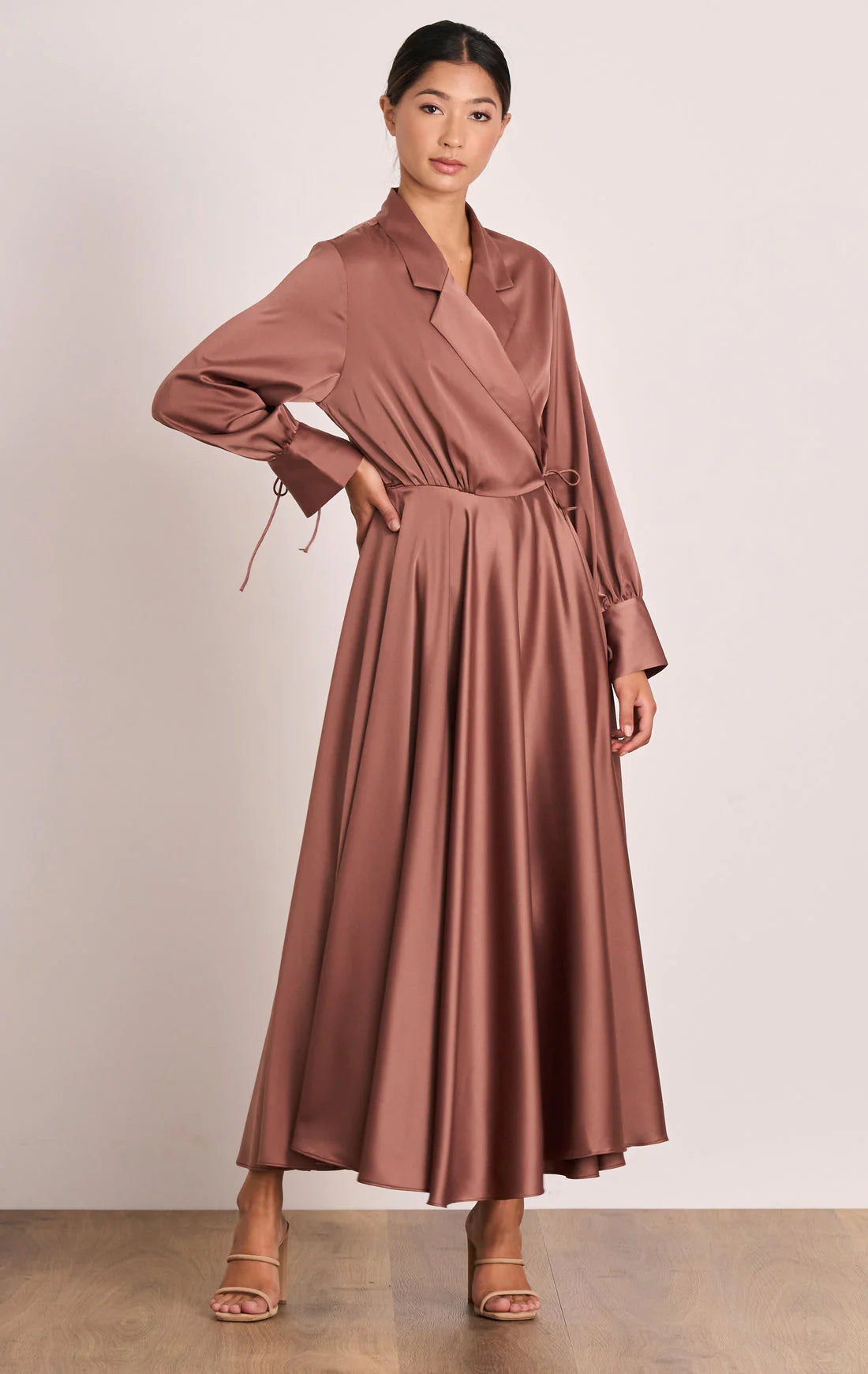 Seeker Wrap Midi Dress - Mohogany